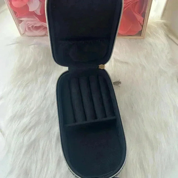 Travel Jewelry Box with multiple compartments / black, NWOT - Picture 4 of 5